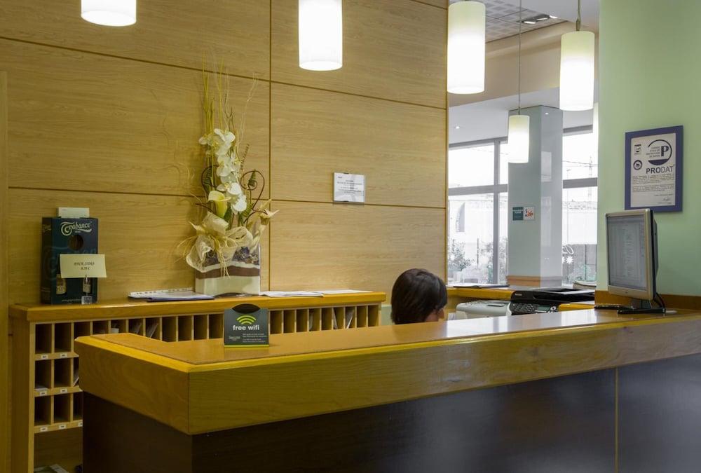Hotel La Borona 기욘 외부 사진