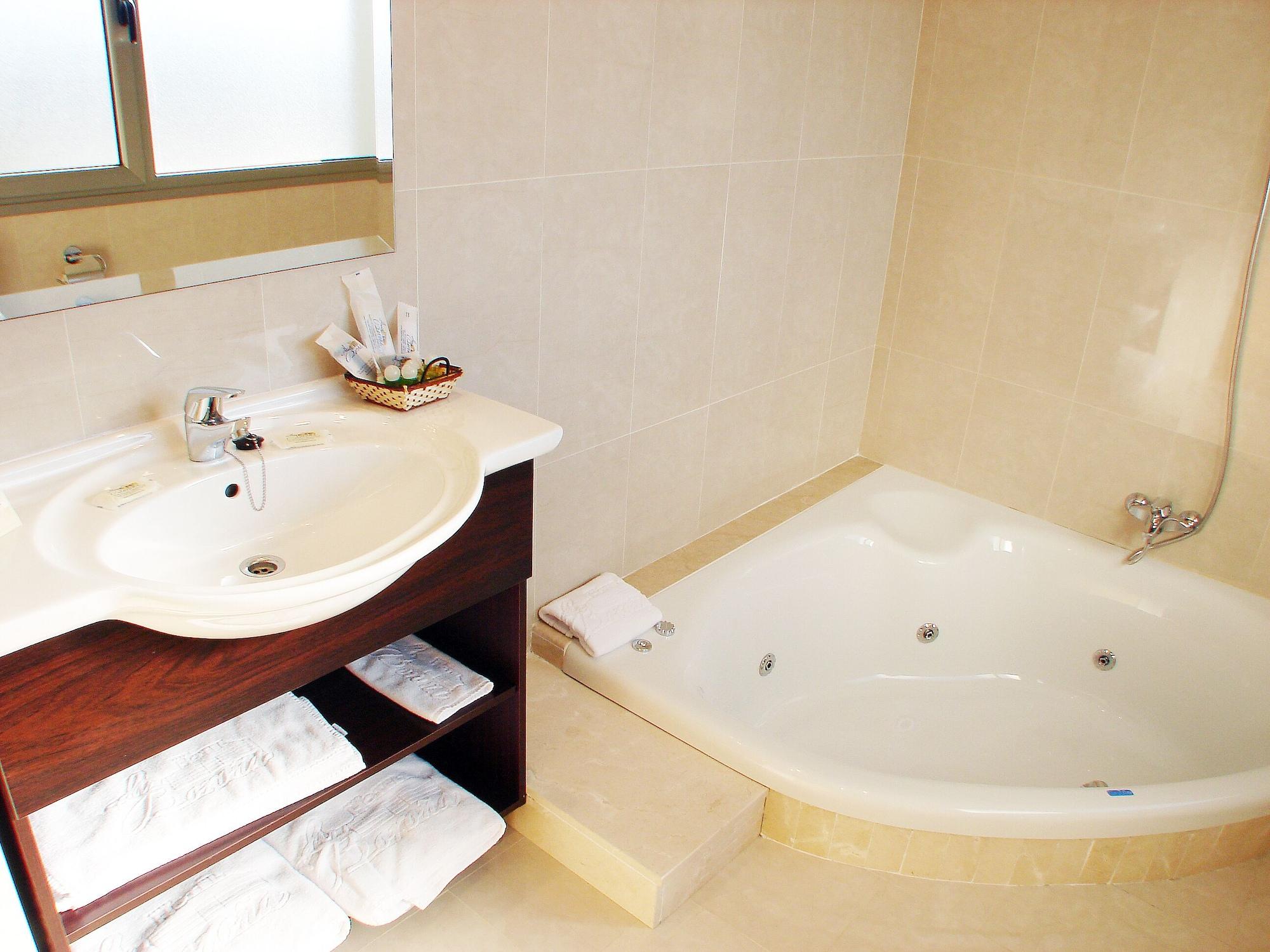 Hotel La Borona 기욘 외부 사진